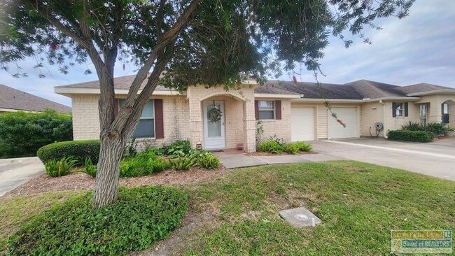 Building Photo - 9 Doral Dr
