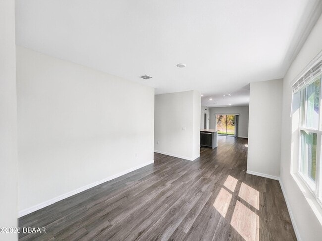 Photo - 982 Commons Wy