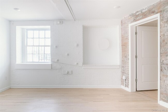 Building Photo - 155 S River St Unit BA