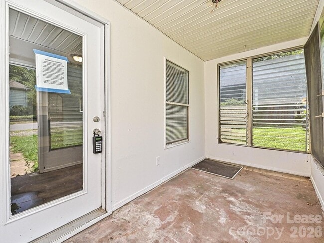 Photo - 610 N Pear St
