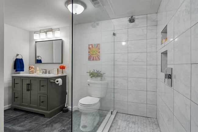 Building Photo - 2808 Escada Dr Unit 107R