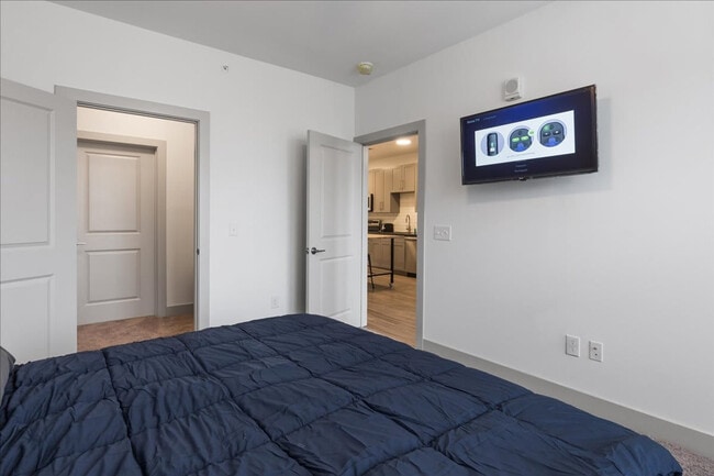 Photo - 2039 Woodburn Ave Unit SI ID1622836P