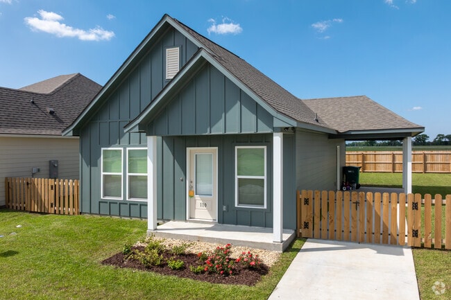 Building Photo - Sweetwater Point Cottages
