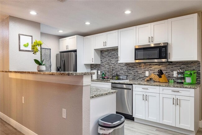 Photo - 113 W Adalee St