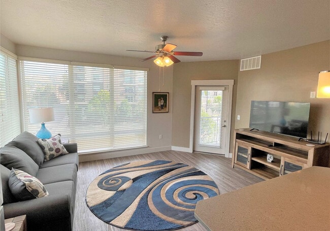 Photo - 460 E 400 S Unit SI ID1389254P