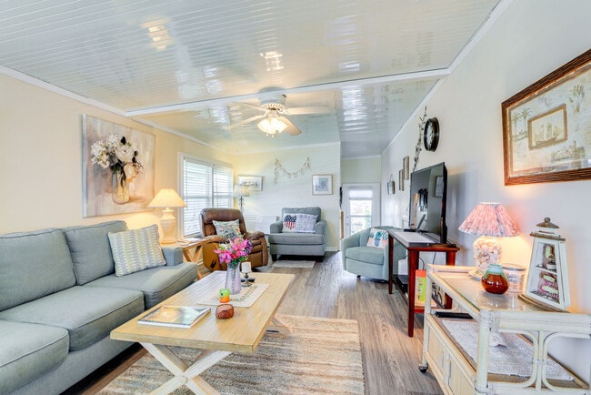 Photo - 670 N Green Cir Unit SI ID1546181P