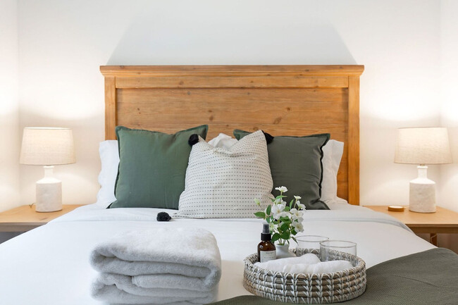 Photo - 628 10th Ave E Unit ID1036000P