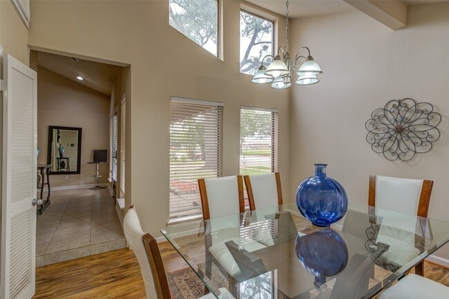 Photo - 6614 Winkleman Rd