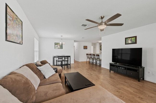 Photo - 404 Sloan St Unit SI ID1492690P