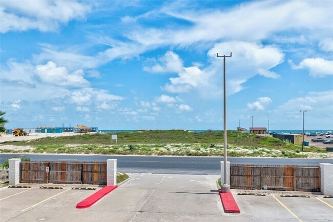 Photo - 14921 Windward Dr Unit 114