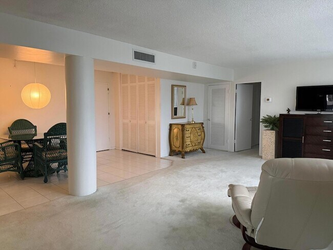 Photo - 524 Orton Ave Unit 403