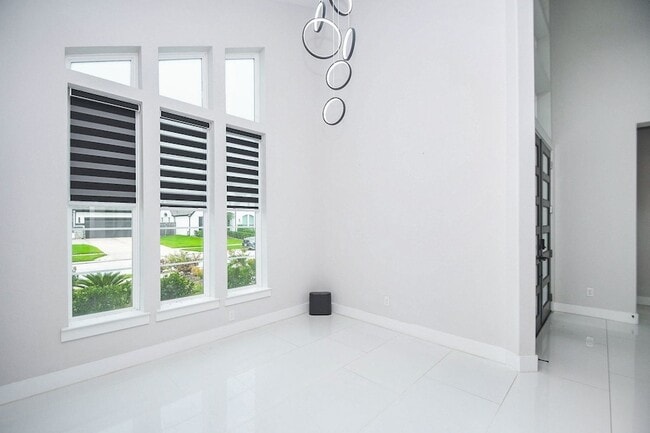 Photo - 10014 Oakwood Trl