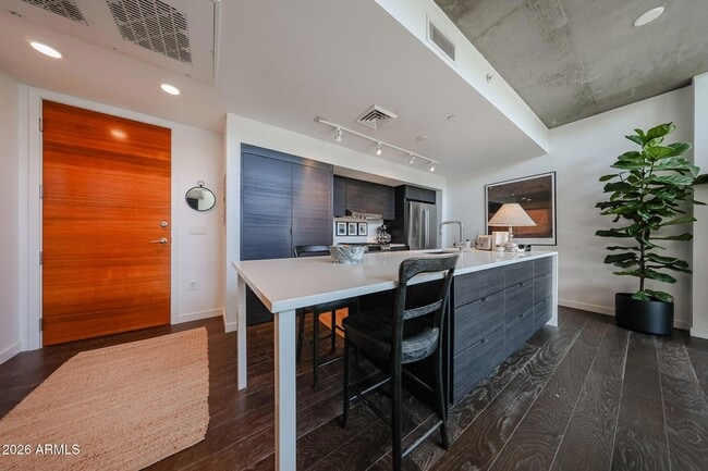 Photo - 100 W Portland St