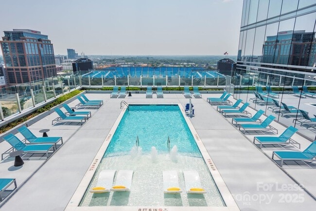 Building Photo - 401 S Graham St Unit 2C