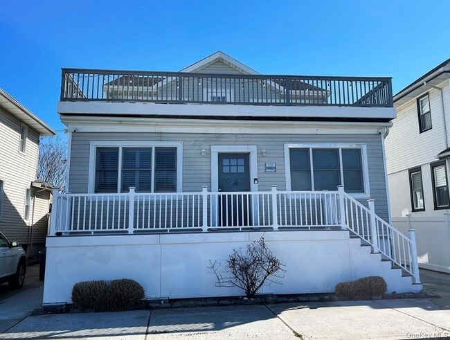Photo - 128 Roosevelt Blvd