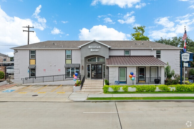 Building Photo - Stratford House Apartments