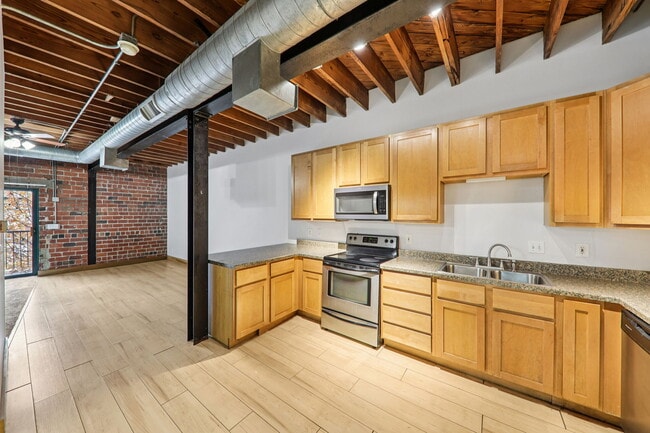 Photo - The Crown Downtown