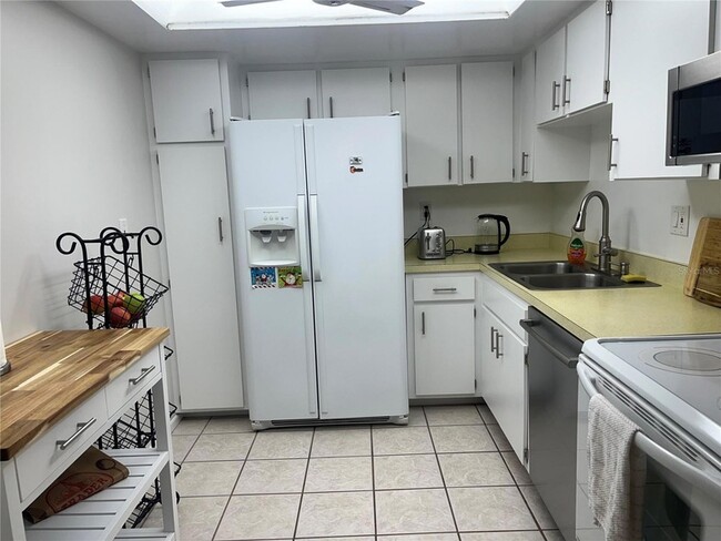 Photo - 612 Bird Bay Dr S Unit 211