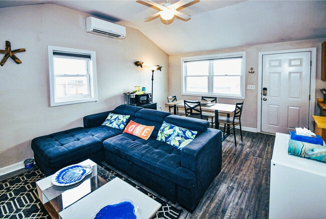 Building Photo - 38 North End Blvd Unit SI ID1631129P