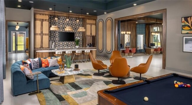 Photo - 100 Oakbrook Dr