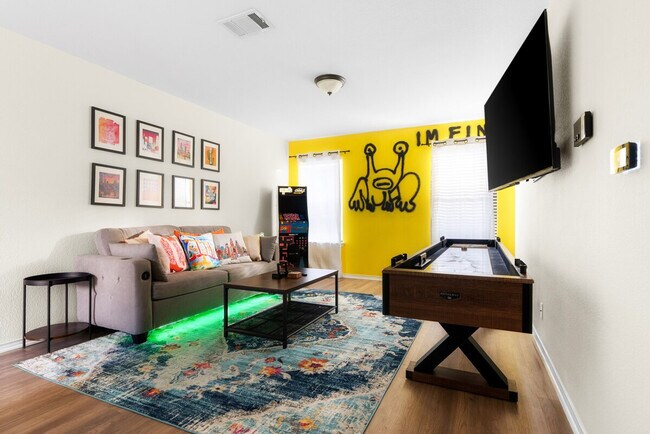 Building Photo - 7408 Derby Downs Dr Unit SI ID1314605P