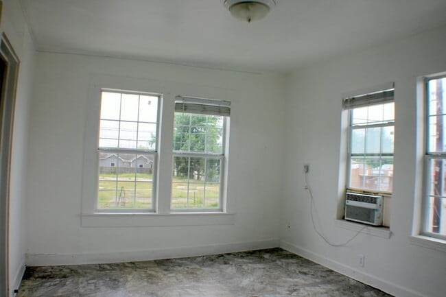 Photo - 508 Wayside Dr