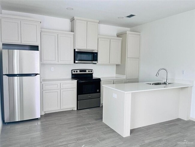 Photo - 12610 N 33rd Ln Unit 2