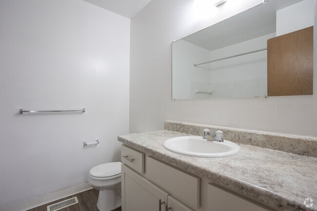 1 BR, 1 BA - 724 SF - Mount Royal Townhomes
