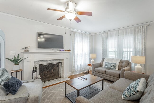 Photo - 206 Woodrow Ave