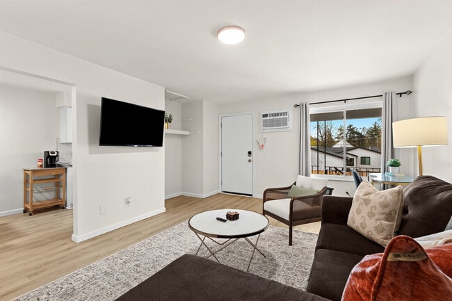 Photo - 22 2nd St Unit SI ID1032313P