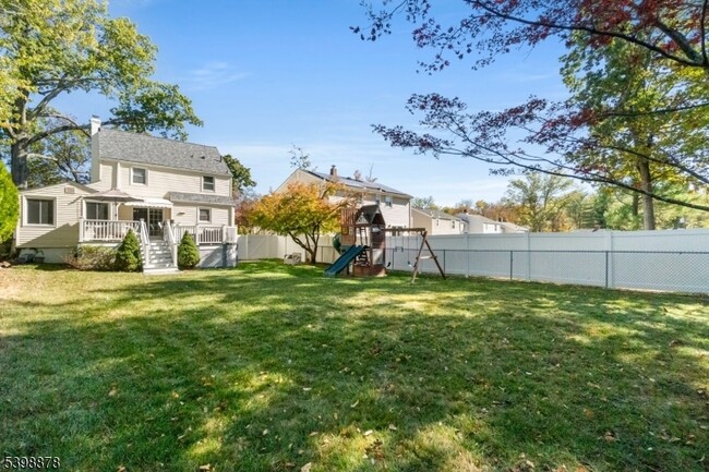 Photo - 24 E Harrison Pl