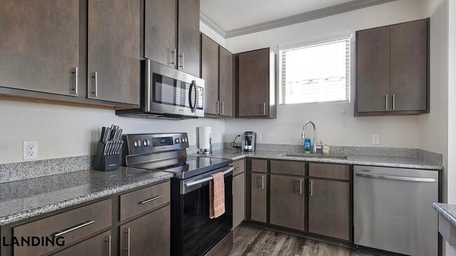 Photo - 12500 Shadowglen Trce Unit 10308