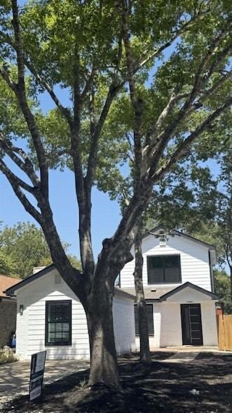 Building Photo - 845 Topaz Ln