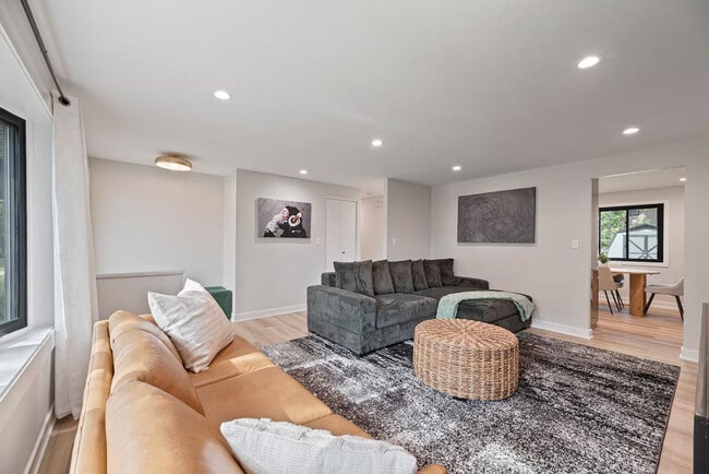 Photo - 908 Long Meadow Dr Unit ID1032508P