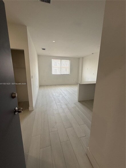 Photo - 909 E 24th St Unit 403