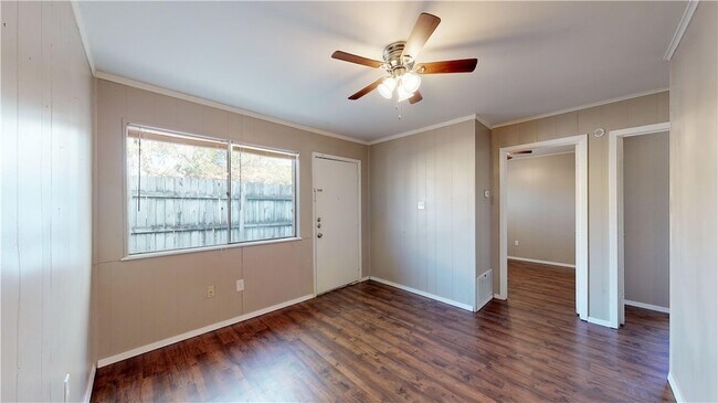Photo - 204 Lynn Dr Unit A