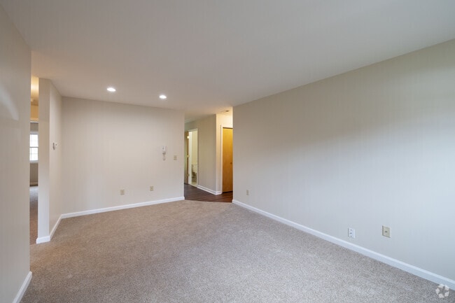 B3 Floor Plan - 2BR, 1.5BA - 1049SF - Living Room - Dutch Village Apartments