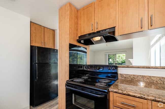 2BR, 2BA - 1,003SF kitchen - Oak Creek