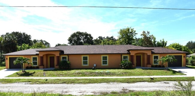 Photo - 1515 Furnari St