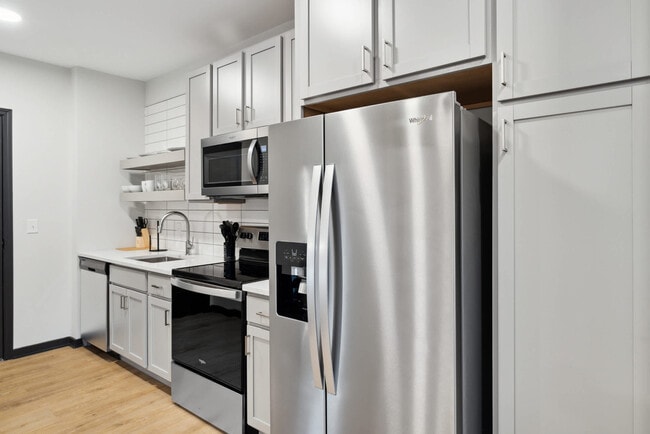 Photo - 423 E Michigan St Unit ID1032103P