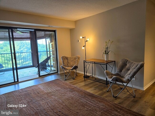 Photo - 5901 Mt Eagle Dr Unit 607