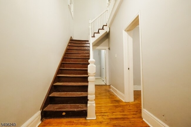 Photo - 106 S 11th St