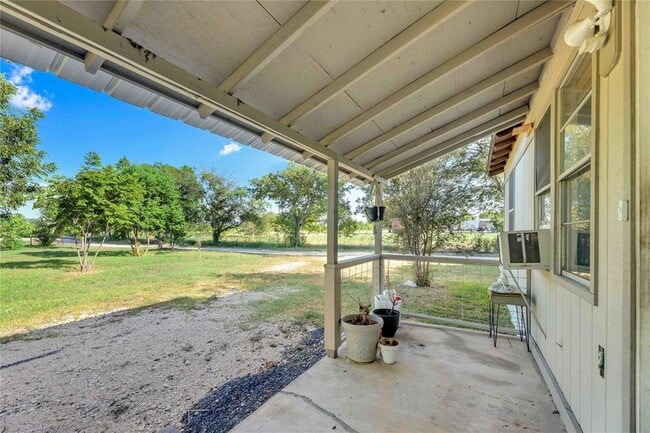 Photo - 20235 Engelmann Ln