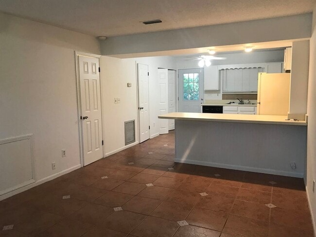 Photo - 615 Bowers Ct