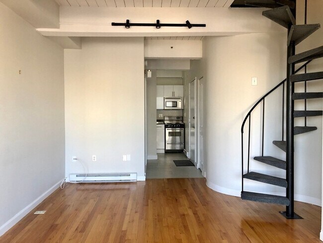 Photo - 12 Stoneholm St Unit 616