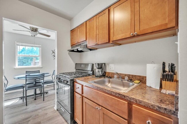 Photo - Carlwynne Manor Apartment Homes