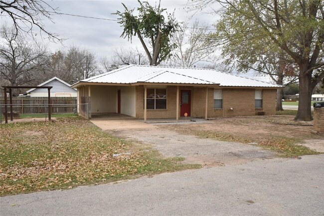 Photo - 608 Wilkes St