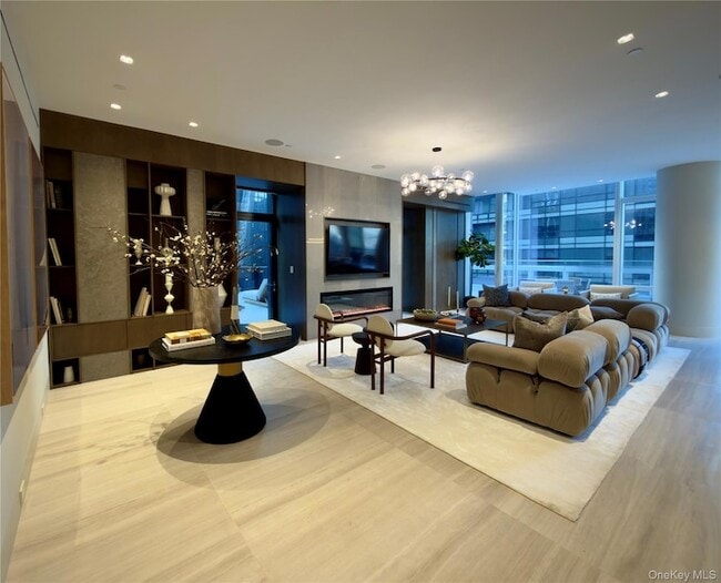 Photo - 20 W 53rd St