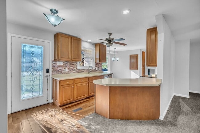 Photo - 1065 Lakeland Dr