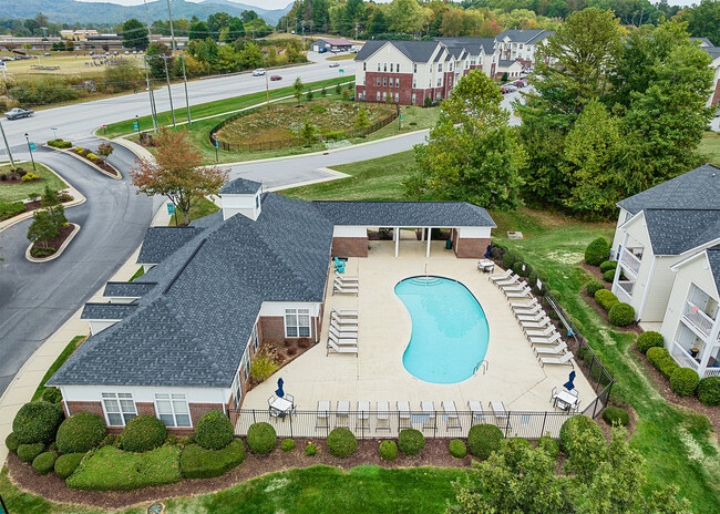 Building Photo - Brittany Place Hendersonville